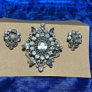 Vintage Brooch and Earring Set signed Marianne silver filigree and rhinestones